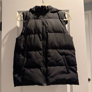 SHEIN Black Puffer Vest